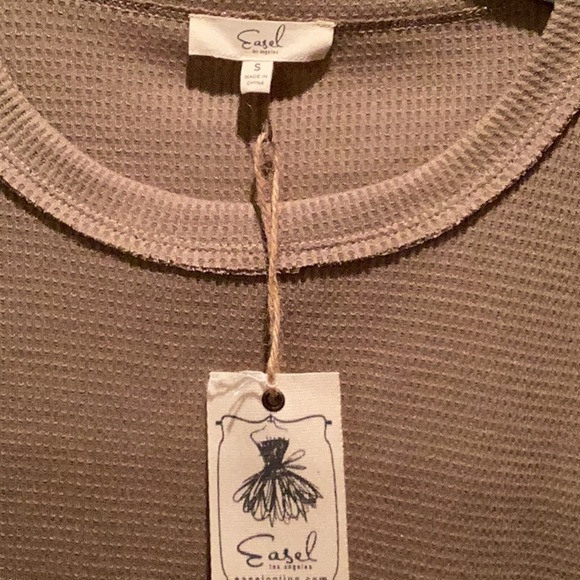 NWT Easel waffle knit woman’s pullover top. - Picture 3 of 6